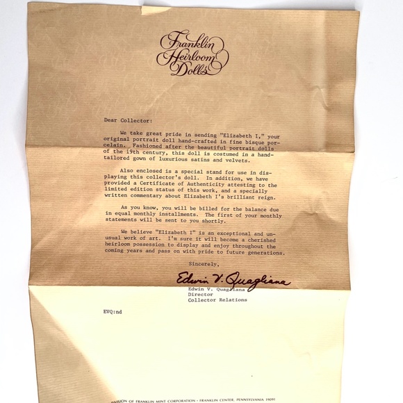 VINTAGE HEIRLOOM DOLLS "ELIZABETH I" DOLL+BOX+STAND - Picture 8 of 8